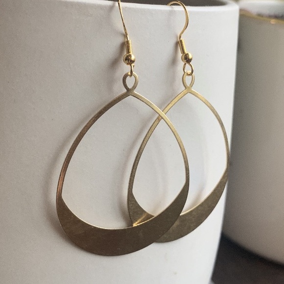 NWT Large Gold Geometric Teardrop Minimal Bohemian Earrings✨Handm… - Picture 1 of 5